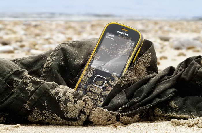 Турист в Затоке прямо на пляже лишился документов и мобильного телефона