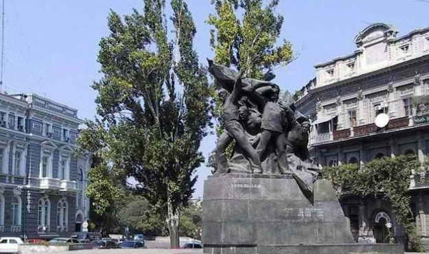 Памятник матросам-потемкинцам Одесса фото координаты