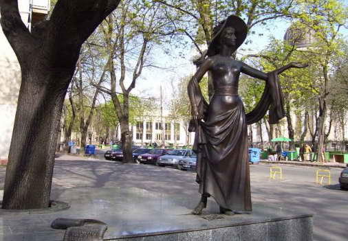 Памятник Вере Холодной Одесса фото координаты