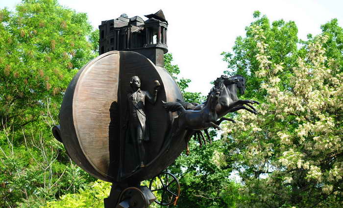Памятник Апельсину Одесса фото координаты