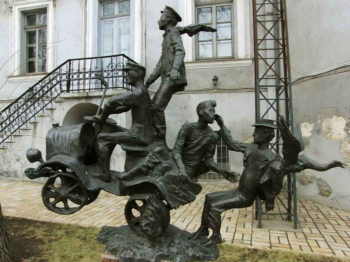 Скульптурный парк Литературного музея Одесса фото координаты