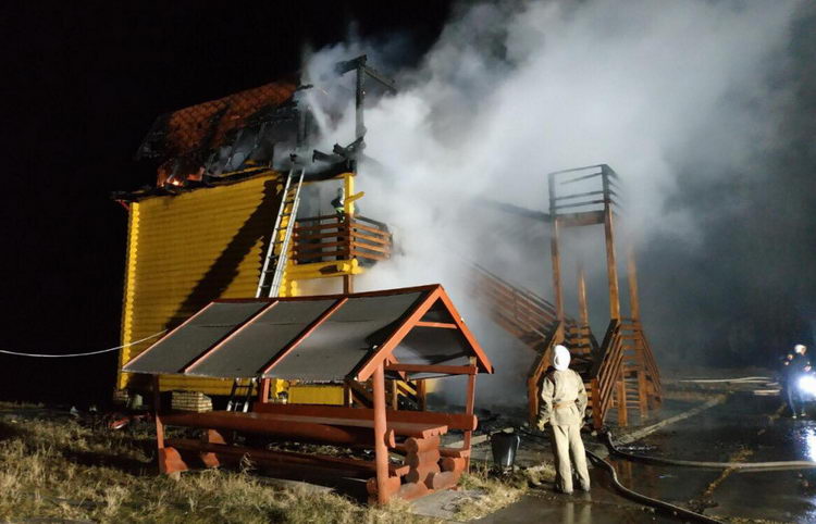 Затока база отдыха Гранит пожар 16 января 2019
